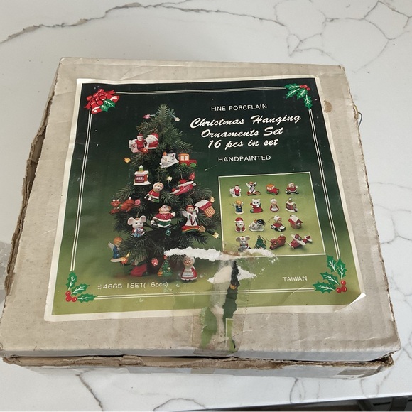 Other - Vintage Christmas Hanging Ornaments Set - 16 pcs